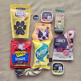 Picture of PAWSOME PET HAMPER 